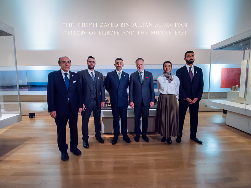 عبد الله بن زايد يدشن قاعة الشيخ في المتحف البريطاني بلندن